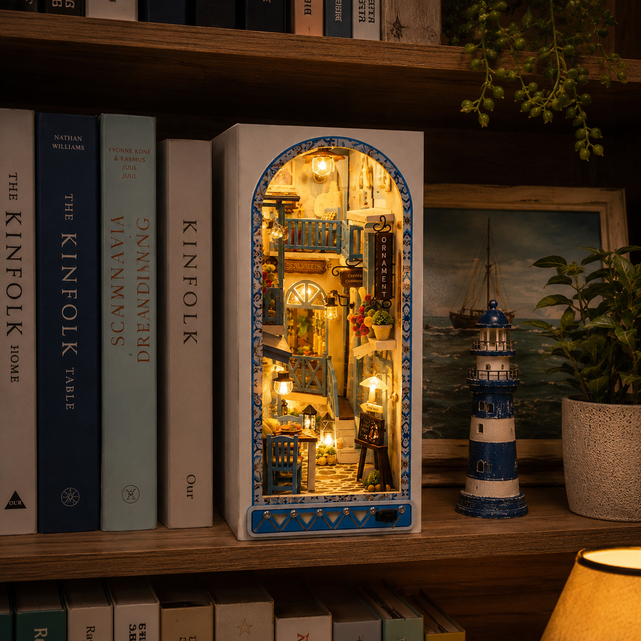 Book Nook Sea Breeze — Ruelle grecque