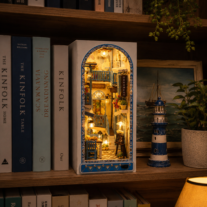Book Nook Sea Breeze — Ruelle grecque